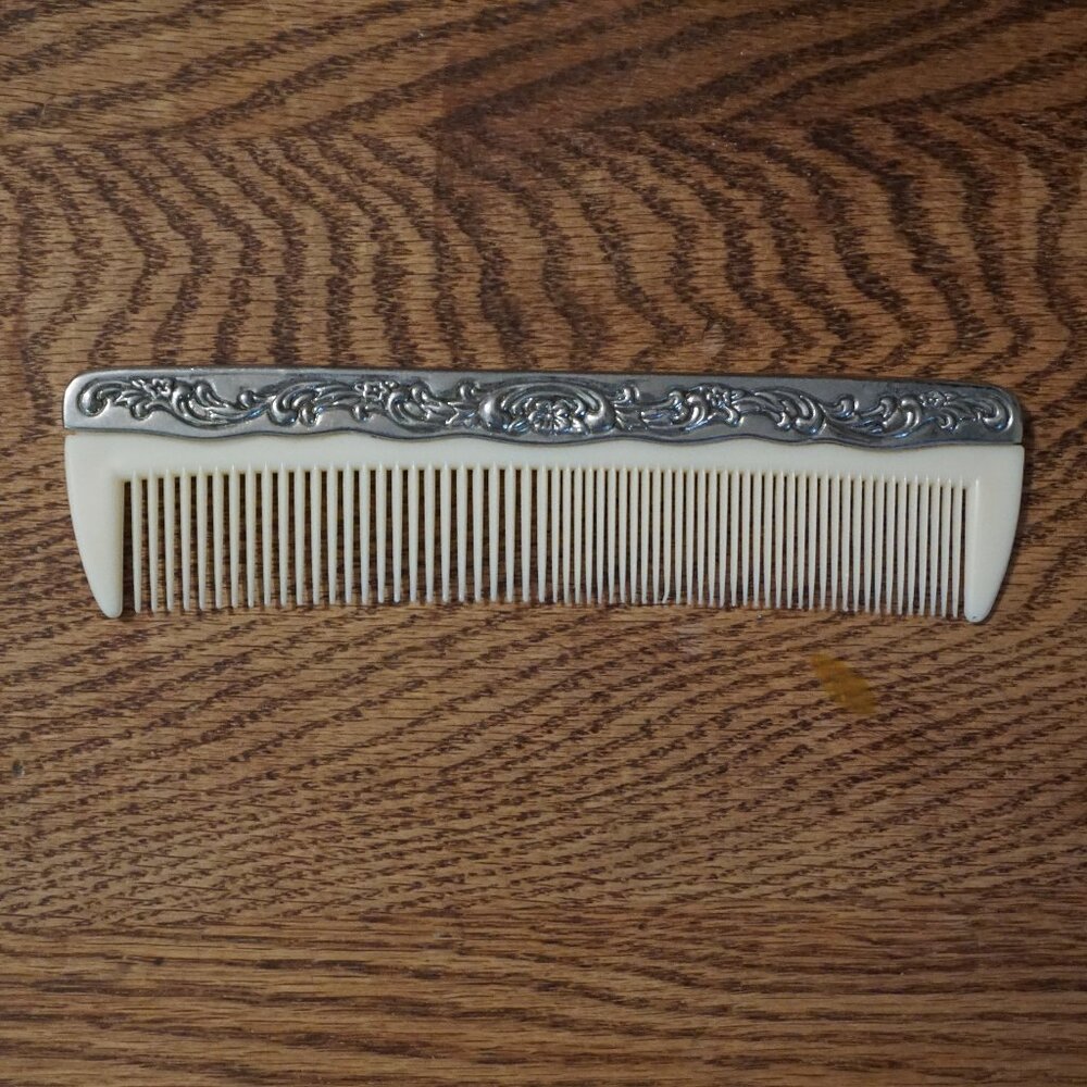 Vintage Woman's Hair Comb